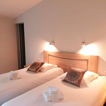 Hotel Platanes - Kb Hotel Group Etauliers Dış mekan fotoğraf