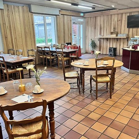 Hotel Platanes - Kb Hotel Group Etauliers Dış mekan fotoğraf