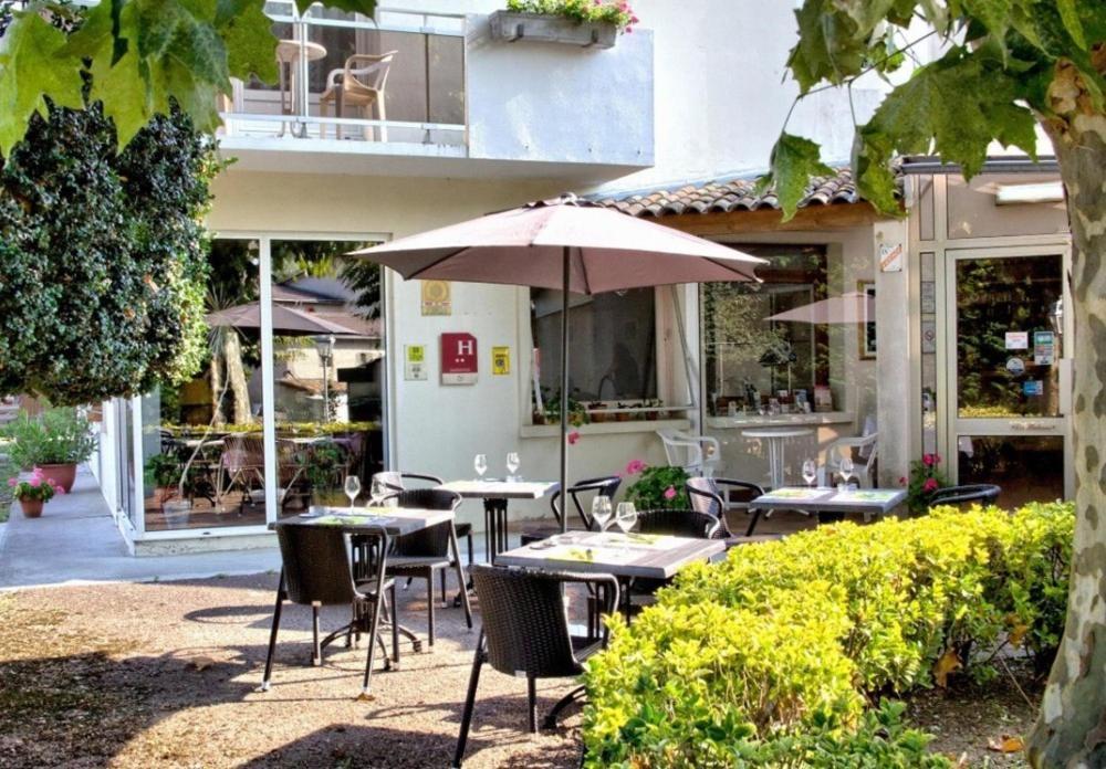 Hotel Platanes - Kb Hotel Group Etauliers Dış mekan fotoğraf