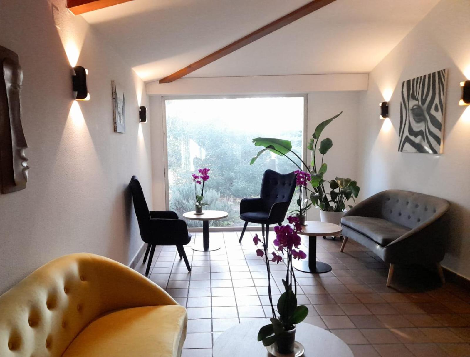 Hotel Platanes - Kb Hotel Group Etauliers Dış mekan fotoğraf