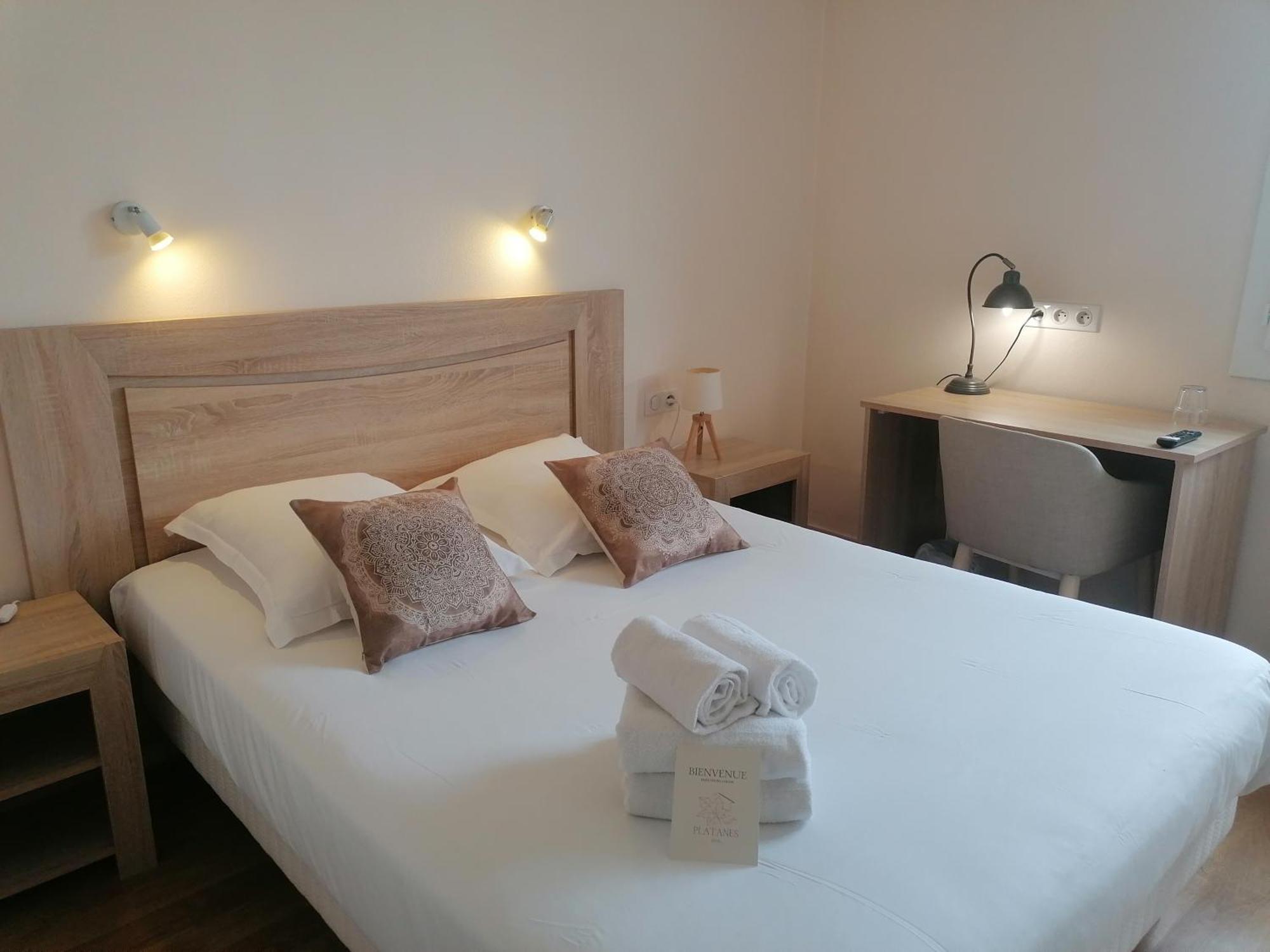 Hotel Platanes - Kb Hotel Group Etauliers Dış mekan fotoğraf