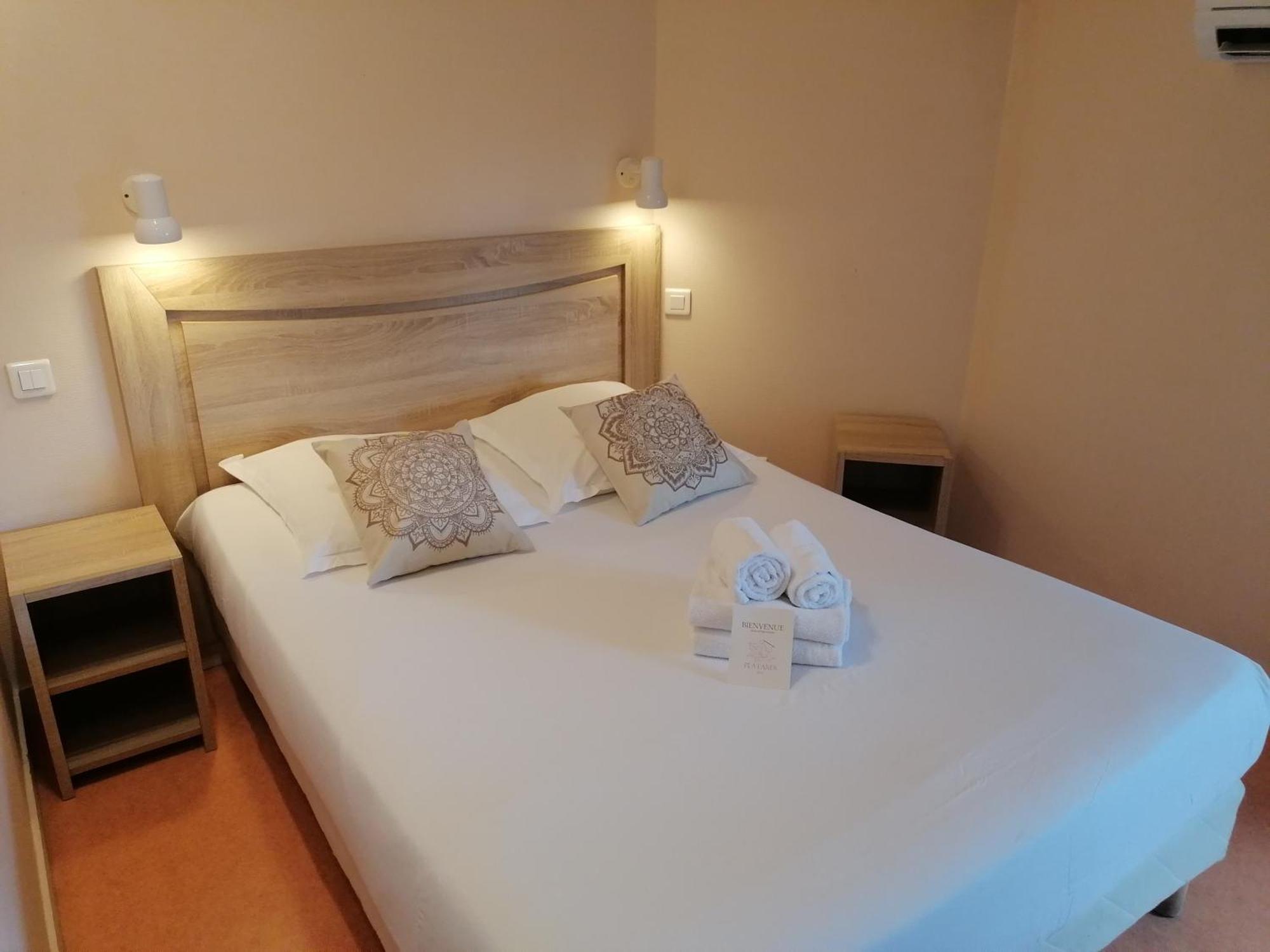 Hotel Platanes - Kb Hotel Group Etauliers Dış mekan fotoğraf