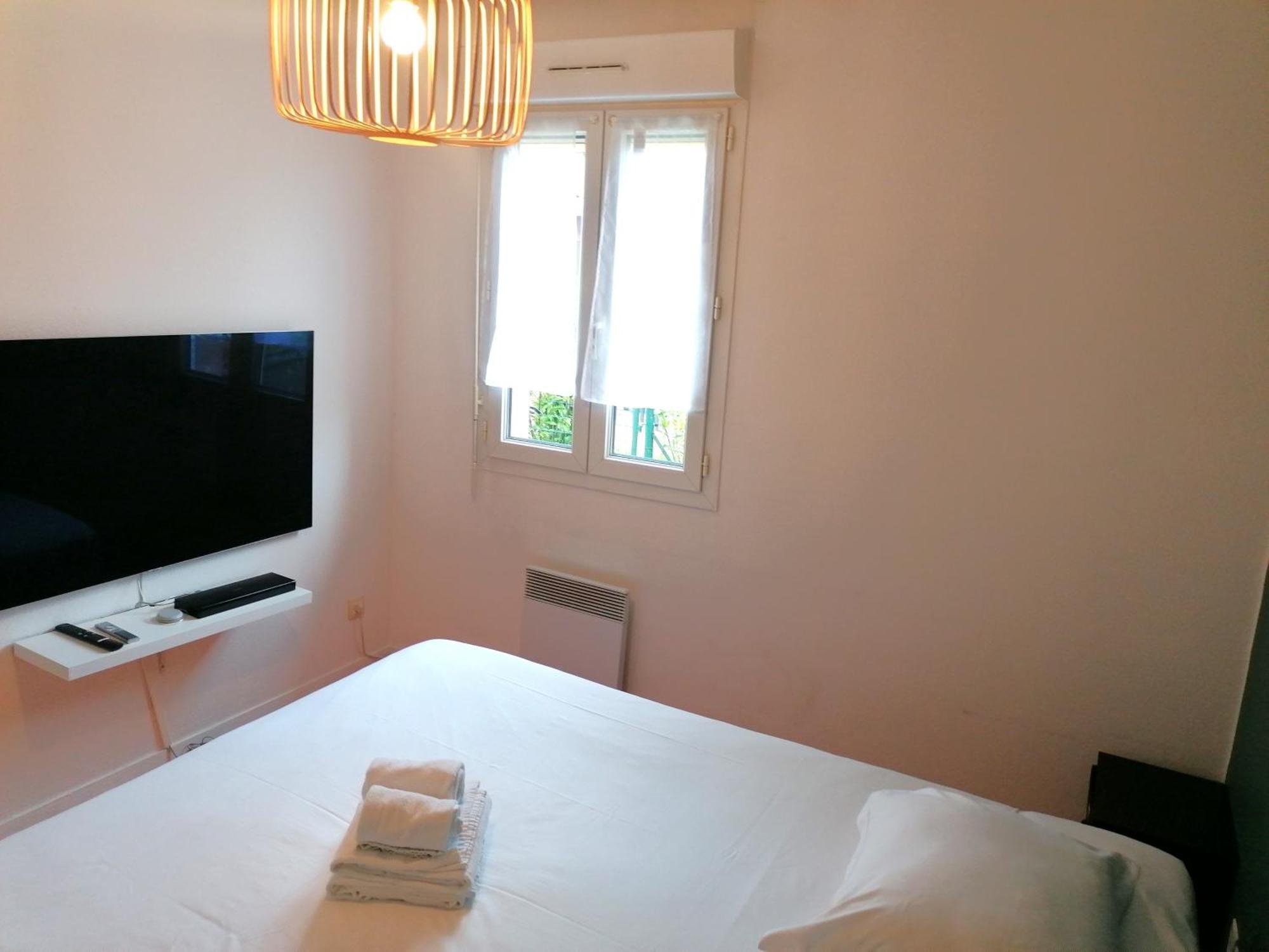 Hotel Platanes - Kb Hotel Group Etauliers Dış mekan fotoğraf
