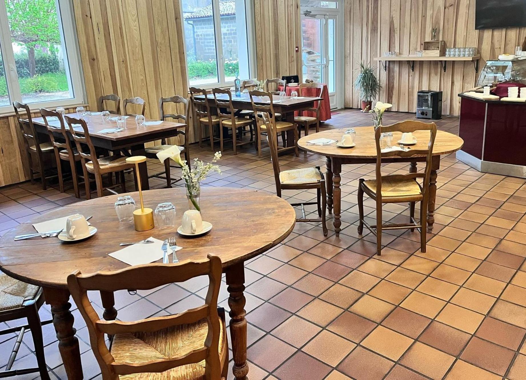 Hotel Platanes - Kb Hotel Group Etauliers Dış mekan fotoğraf